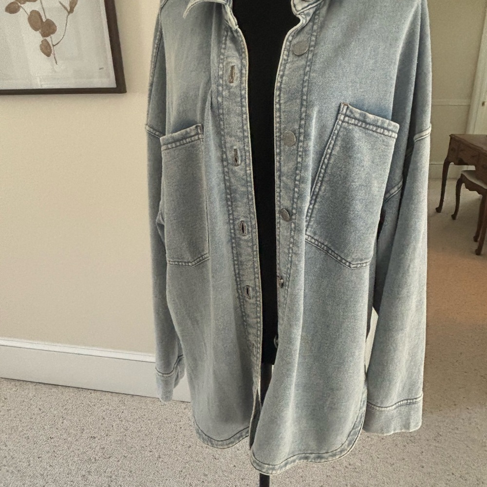 Z Supply Light Blue Denim Shirt / Jacket. So Soft.